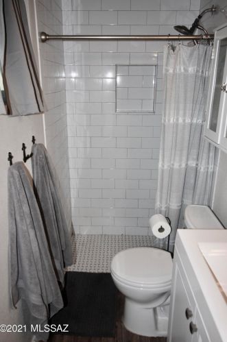 7365 Eastview Dr, Tucson AZ 85710-5519 exterior