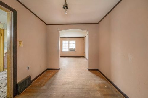 9619 Euclid Ave, Chicago IL 60617-4727 exterior