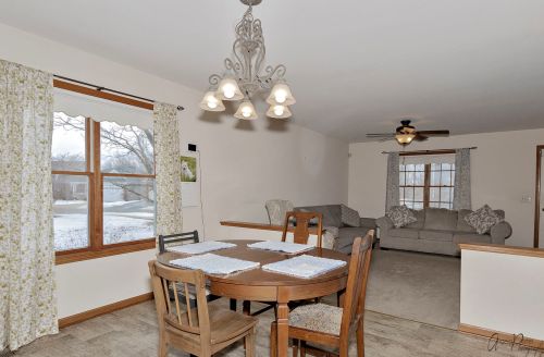 661 Pr Rdg Dr, Bull Valley IL 60098-4189 exterior