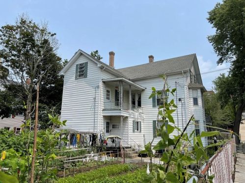 44 Locust St, Woonsocket, RI 02895-3309