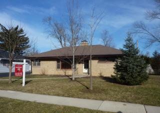 305 Woodland Dr, Volo, IL 60030-1449