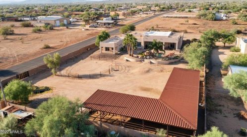 2007 Carriage Dr, Phoenix AZ 85086-8413 exterior