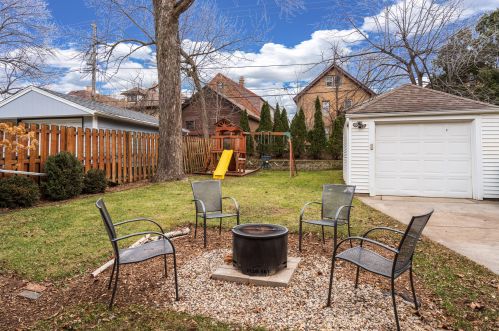 4234 Larkin St, Milwaukee WI 53211-1558 exterior