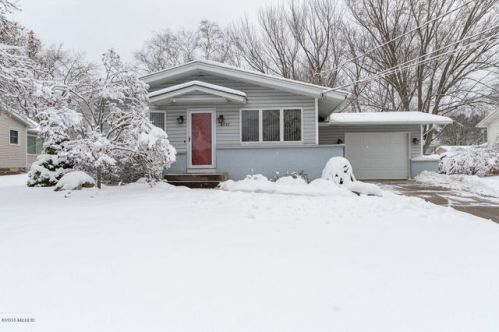 6727 Bluegrass St, Kalamazoo, MI 49024-3314