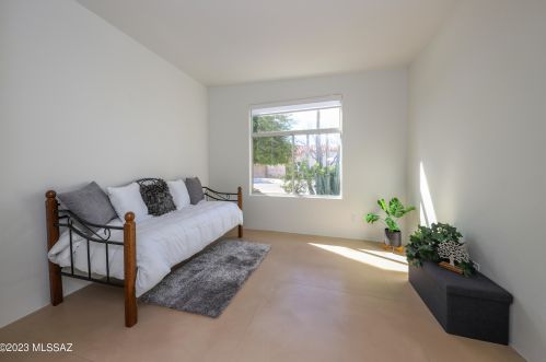 6561 Shadow Bluff Dr, Tucson AZ  85704-6950 exterior