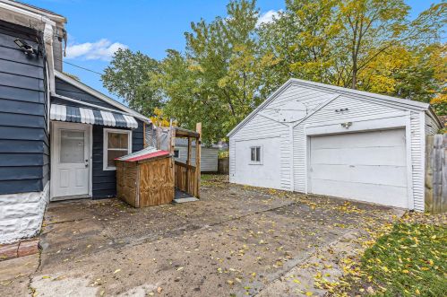 116 32nd St, Grand Rapids MI 49512-1774 exterior