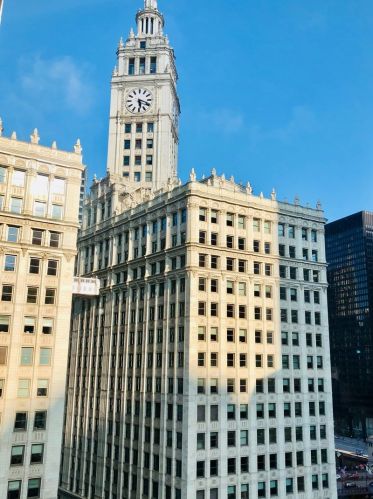 405 Wabash Ave, Chicago IL  60605-1208 exterior