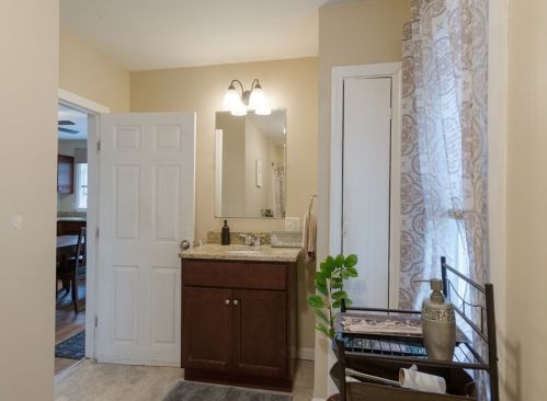 132 Oak St, Taunton MA 02780-4430 exterior