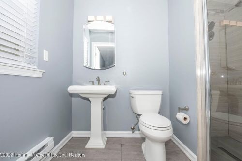 1 Gladstone Ave, Lakehurst NJ 08759-6626 exterior