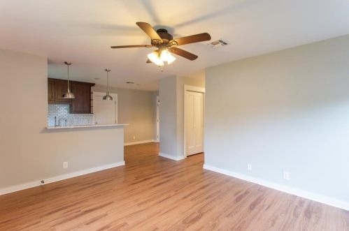 1105 Brookswood Ave, Austin TX  78721-2446 exterior