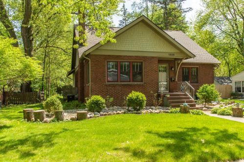 1328 Miles Ave, Kalamazoo MI  49001-4934 exterior