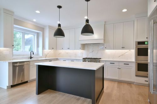 698 Berkley Ave, Elmhurst IL  60126-4244 exterior