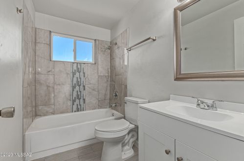 7227 Bellingham Dr, Tucson AZ  85730-3305 exterior