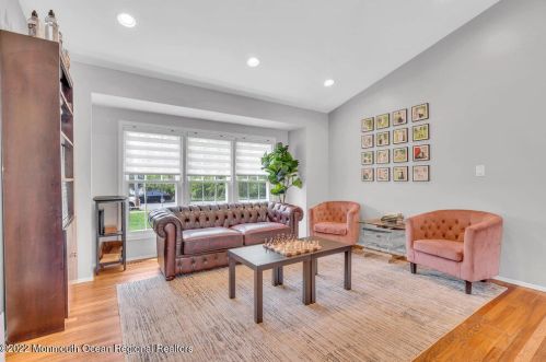 28 Linda Dr, Jackson Twp NJ 08527-5026 exterior