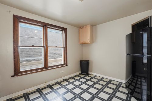 5616 Kolin Ave, Chicago IL 60629-4838 exterior