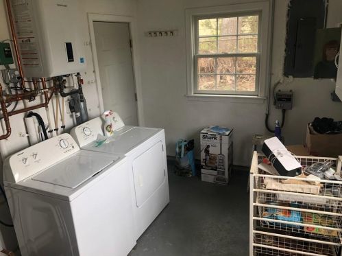 23 Concord Dr, Middletown RI 02842-5251 exterior