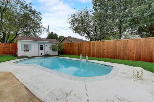 3316 Arawak Pl, Dallas TX 75234-2201 exterior