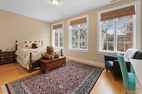 868 Lill Ave, Chicago IL 60614-2019 exterior