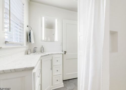 54 Kendal Ave, Maplewood NJ  07040-1143 exterior