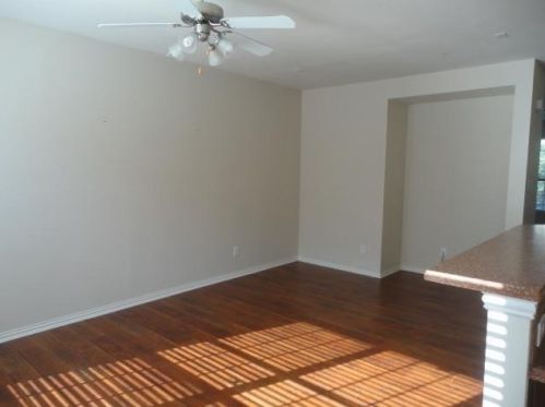 1436 Chase Ln, Irving TX  75063-3419 exterior