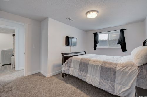 318 David Cir, Sandy UT 84070 exterior