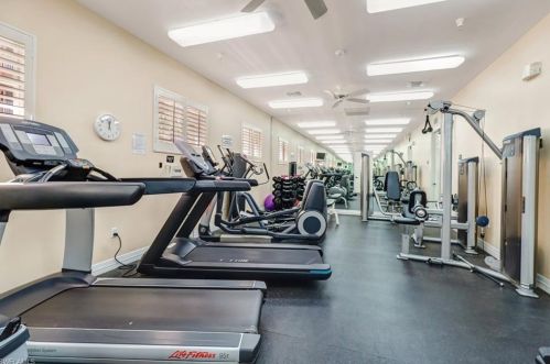 401 Bayfront Pl, Naples FL 34102-6455 exterior