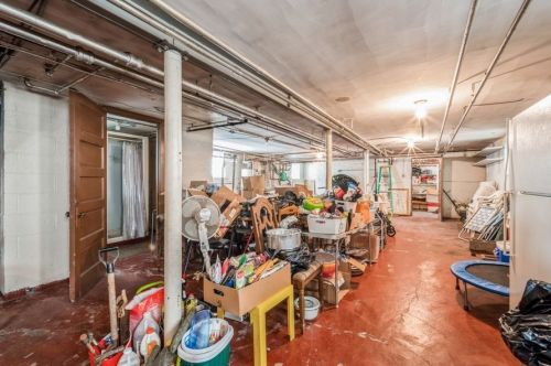 7937 Crandon Ave, Chicago IL 60617-1147 exterior