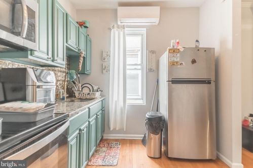 5215 Cedar Ave, Philadelphia PA 19143-1524 exterior