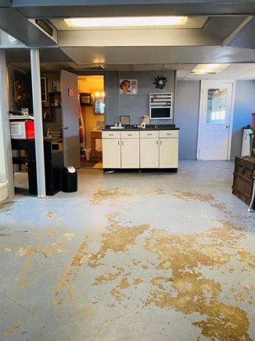 738 Camp Hollow Rd, Pittsburgh PA 15122-3300 exterior