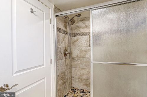 5030 Avoca Ave, Ellicott MD 21043-6615 exterior