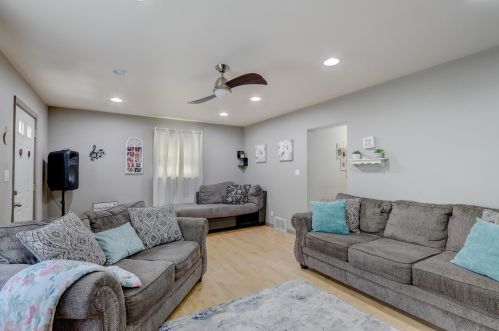 2015 94, Milwaukee WI 53227-1403 exterior