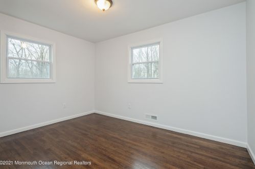 52 Bond St, East Freehold NJ 07728-2436 exterior