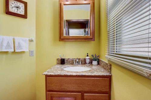 7911 Leroy Ave, Milwaukee WI 53220-2830 exterior