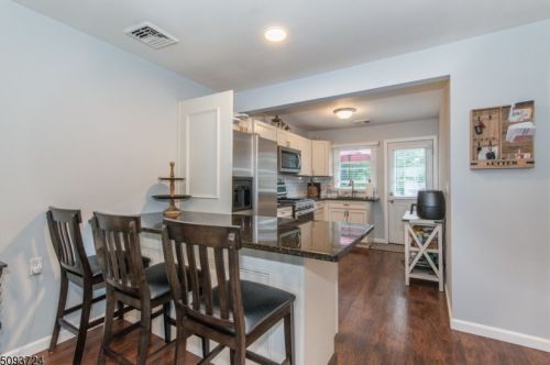 14 Lackawanna Trl, Hopatcong NJ  07843-1215 exterior