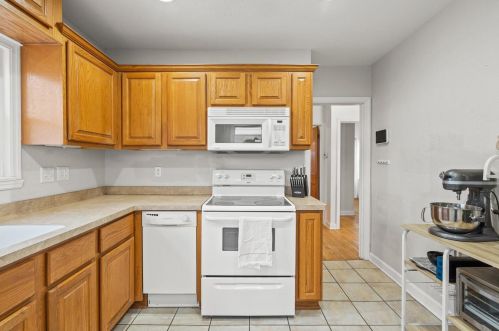 3751 85th St, Milwaukee WI  53222-2823 exterior