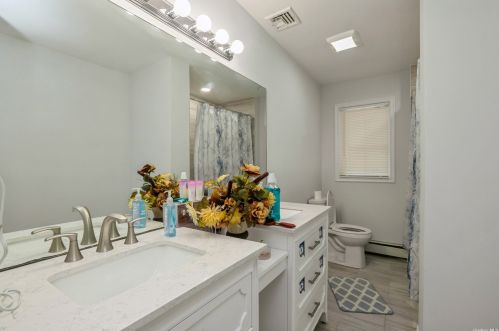 15 Evert St, Huntington Station NY 11746-3507 exterior