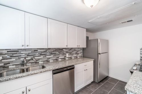 4811 Central Expy, Dallas, TX 75205-3520