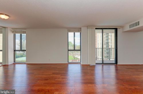 6800 Fleetwood Rd, Mc Lean VA  22101-3604 exterior