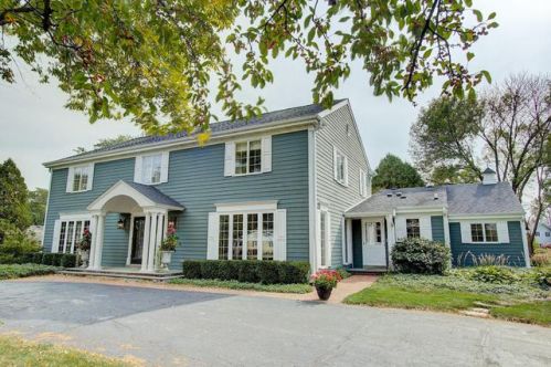 9230 Fairway Dr, Milwaukee WI  53217-1322 exterior