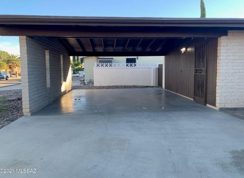 1808 Regina Cleri Dr, Tucson AZ 85710-8661 exterior