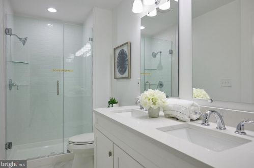 2405 Blue Valley Dr, Silver Spring MD 20904-5206 exterior