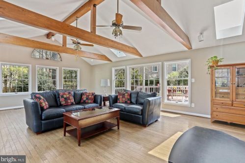 701 Rdg Dr, Mc Lean VA 22101-1620 exterior