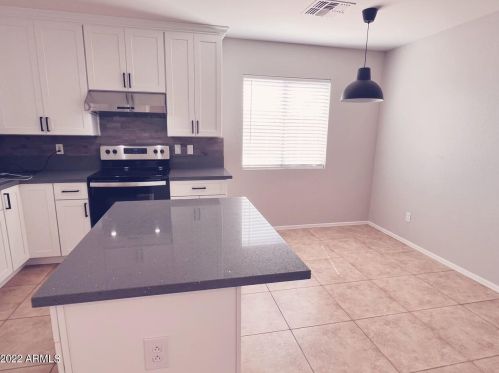 5825 31st Dr, Phoenix AZ  85041-4304 exterior