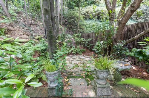 11 Bohler Mews, Atlanta GA 30327-1141 exterior