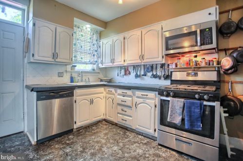 41 Pearl St, Lancaster PA 17603-3230 exterior