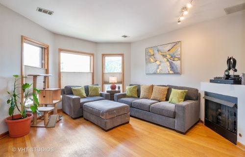 2413 Polk St, Chicago, IL 60612-4125