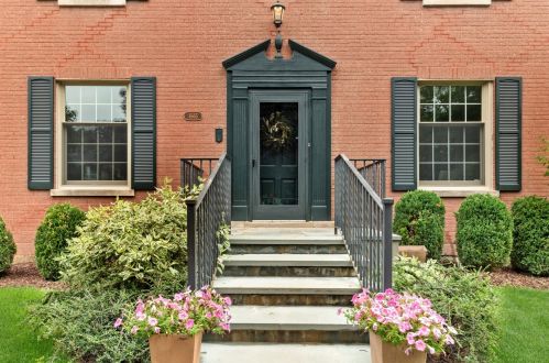 6665 Sioux Ave, Chicago IL 60646-2822 exterior