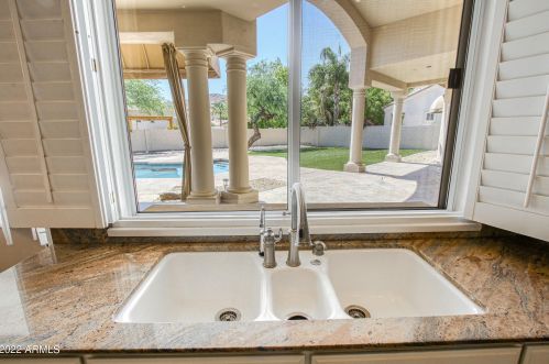 13810 34th St, Phoenix AZ  85032-5305 exterior