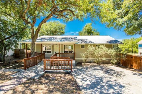 1326 Delano St, Austin TX  78721-2106 exterior