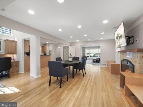 8224 Inverness Holw Ter, Rockville MD 20854-2726 exterior